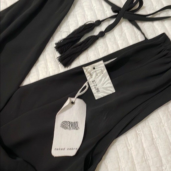 🖤NWT🖤 Flowy V-neck & Wide leg Black Jumpsuit - Picture 5 of 10